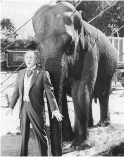 Jimmy Durante with Jumbo in the 1962 film